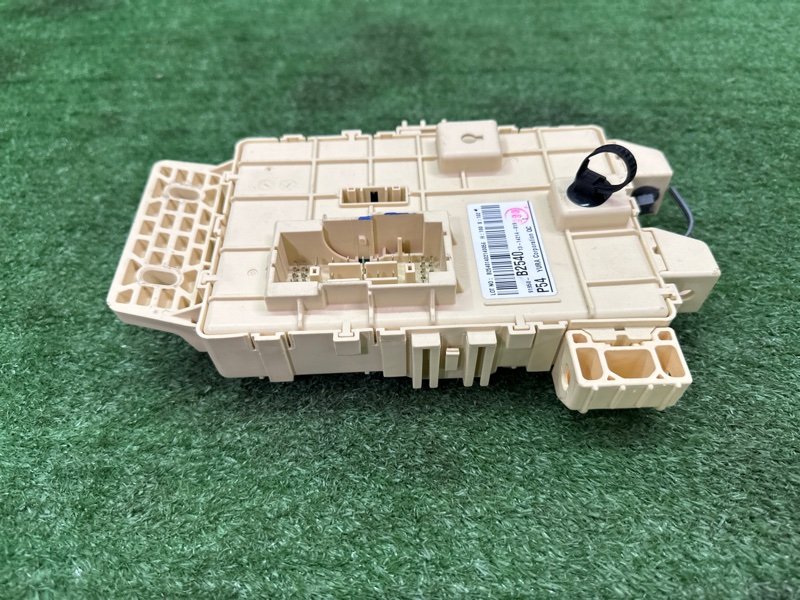 Блок предохранителей салонный Kia Soul 2014 SW