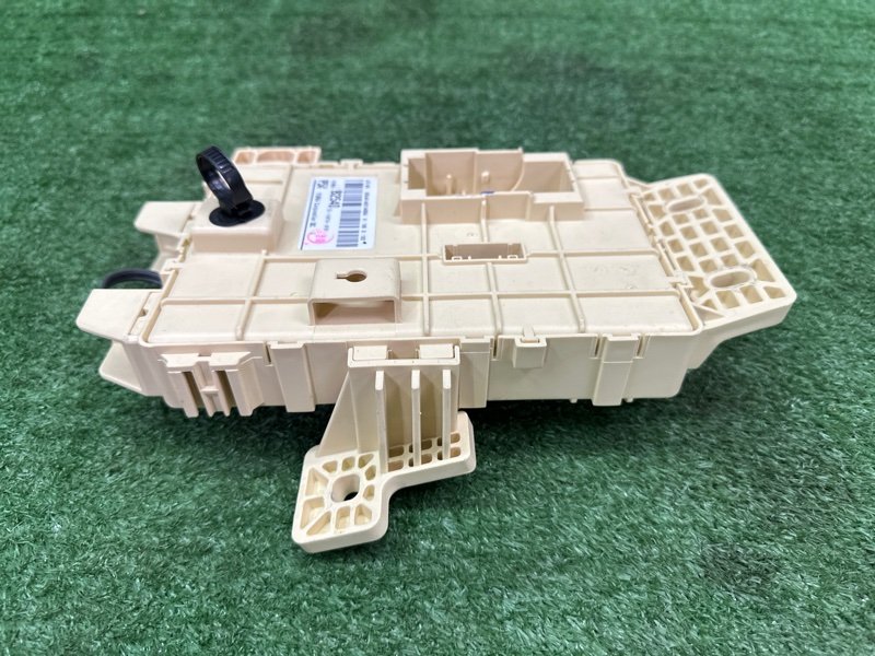 Блок предохранителей салонный Kia Soul 2014 SW