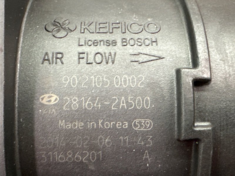 Датчик массового расхода воздуха ДМРВ Kia Soul 2014 SW