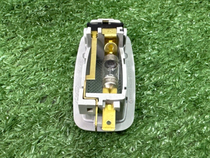 Плафон подсветки солнцезащитных козырьков Kia Soul 2014 SW