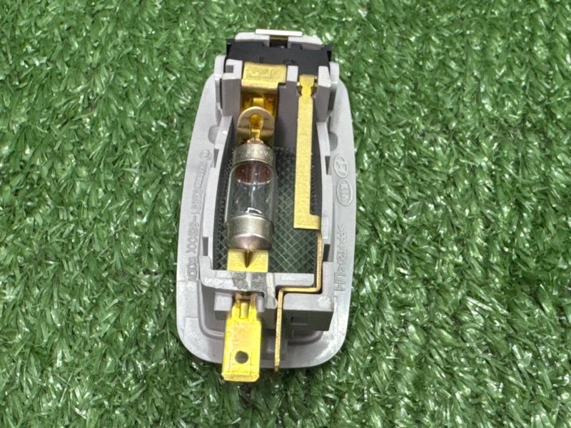 Плафон подсветки солнцезащитных козырьков Kia Soul 2014 SW