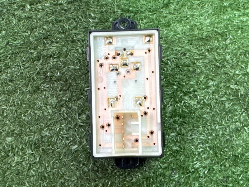 Кнопка стеклоподъемника Kia Soul 2014 SW