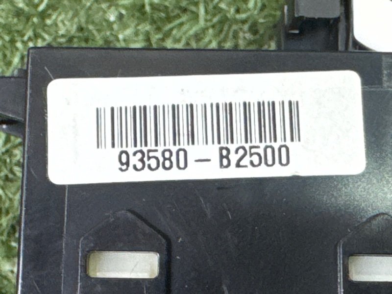 Кнопка стеклоподъемника Kia Soul 2014 SW