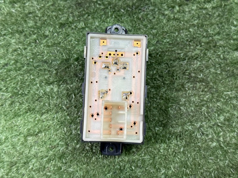 Кнопка стеклоподъемника Kia Soul 2014 SW