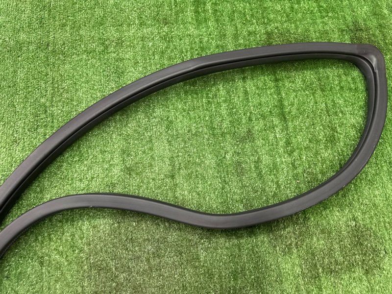 Уплотнитель проема двери Kia Soul 2014 SW