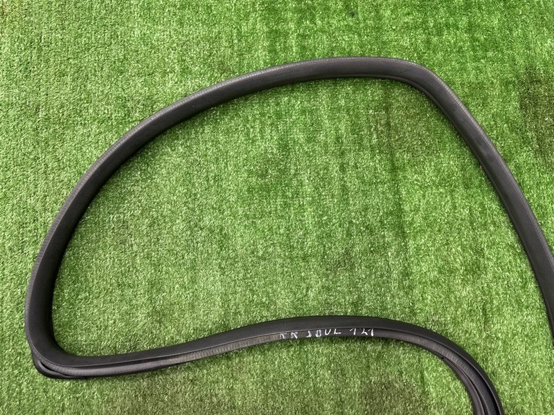 Уплотнитель проема двери Kia Soul 2014 SW