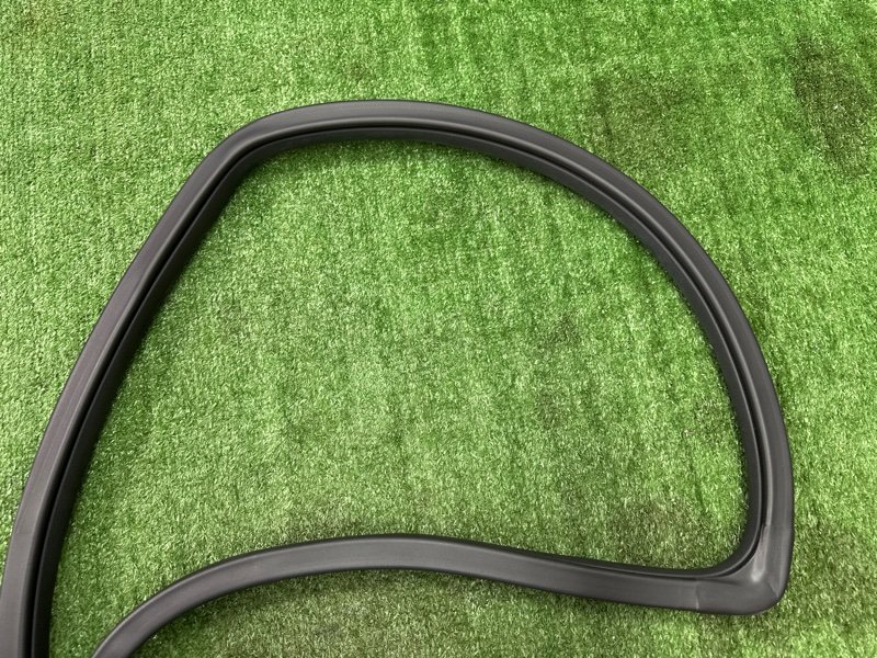 Уплотнитель проема двери Kia Soul 2014 SW