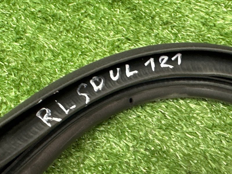 Уплотнитель проема двери Kia Soul 2014 SW