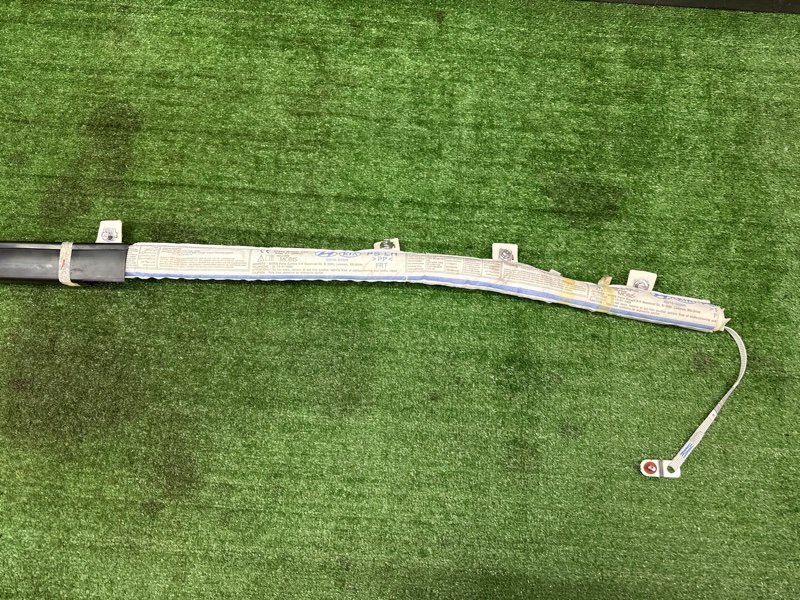 Направляющая полка (шторки) багажника правая Kia Soul 2014 SW