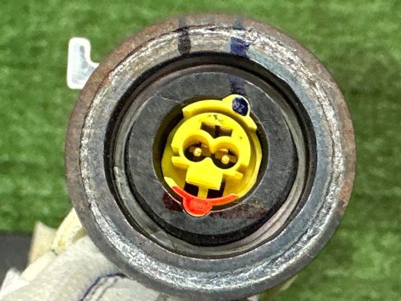 Направляющая полка (шторки) багажника правая Kia Soul 2014 SW