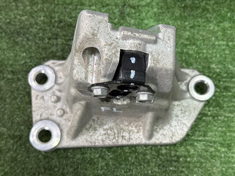 Кронштейн МКПП Kia Soul 2014 SW