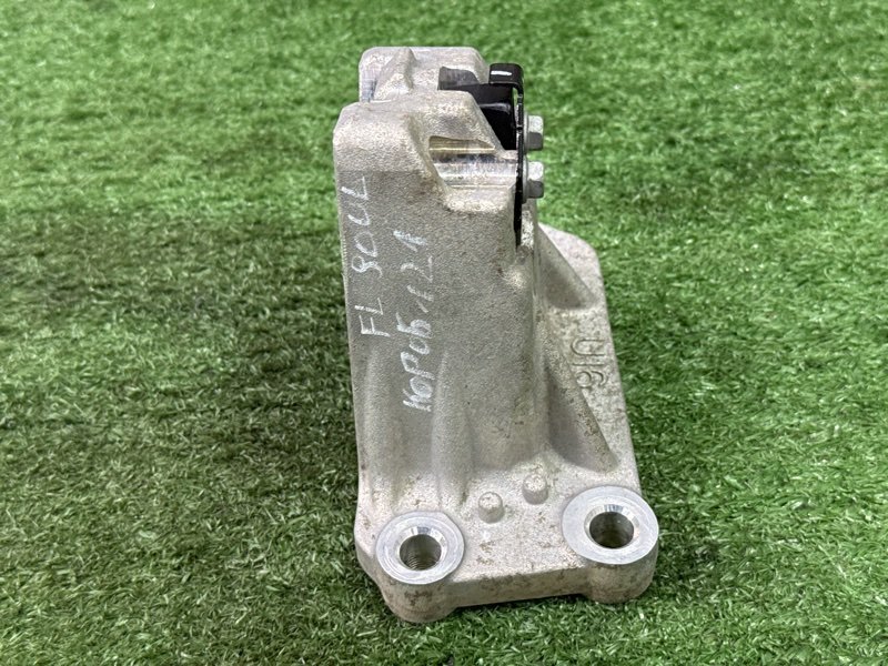 Кронштейн МКПП Kia Soul 2014 SW