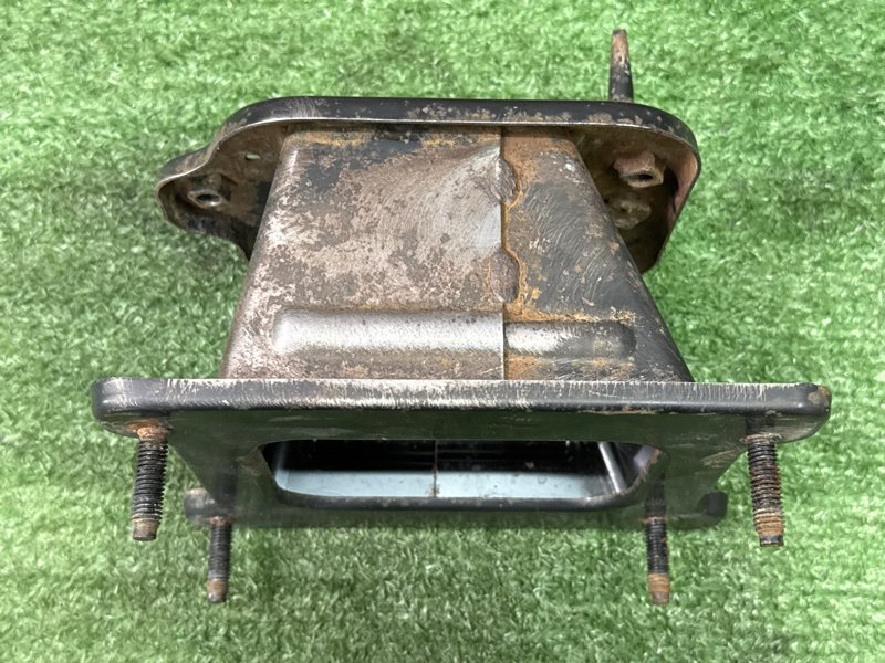 Кронштейн усилителя бампера Kia Soul 2014 SW