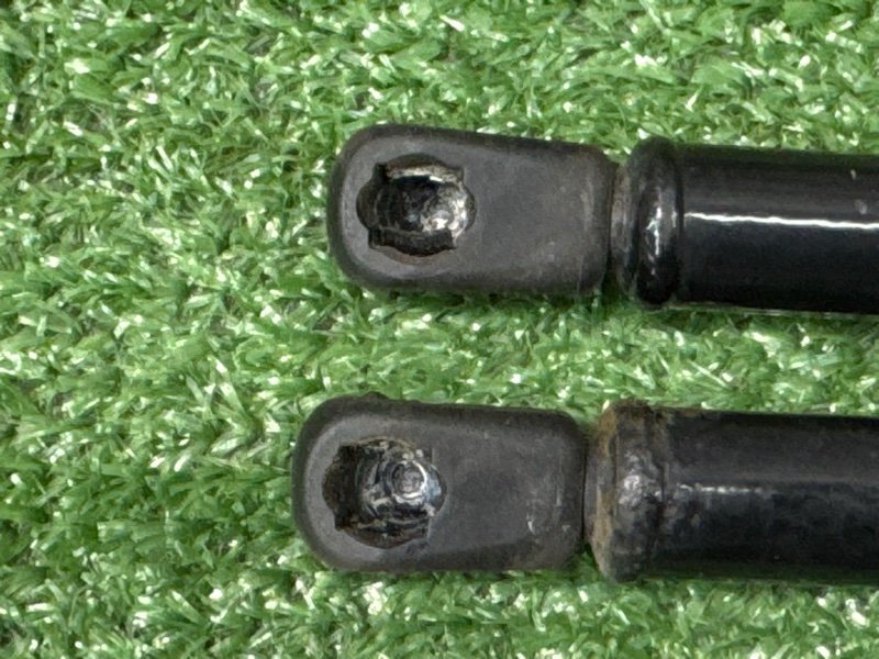 Упор капота Kia Soul 2014 SW