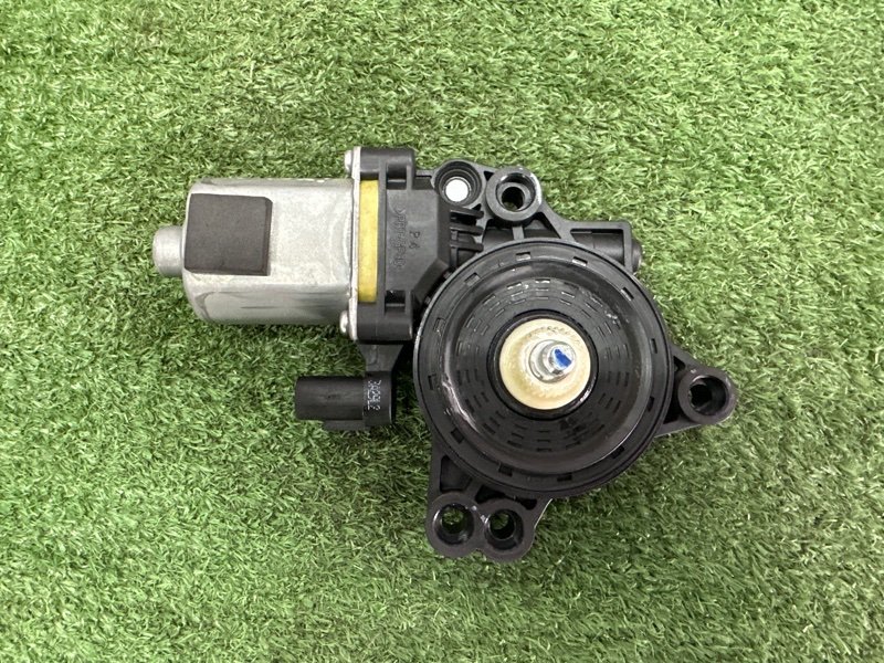 Мотор стеклоподъемника Hyundai i30 2013