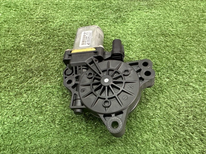 Мотор стеклоподъемника Hyundai i30 2013