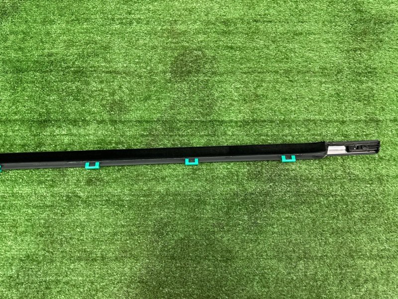 Уплотнитель стекла наружный (Бархотка) Hyundai i30 2013