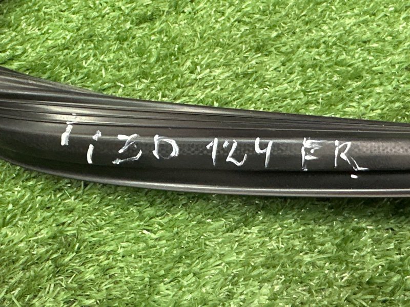 Уплотнитель стекла направляющий Hyundai i30 2013