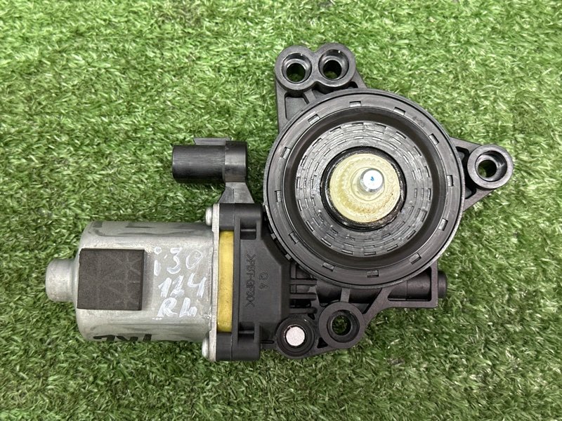 Мотор стеклоподъемника Hyundai i30 2013