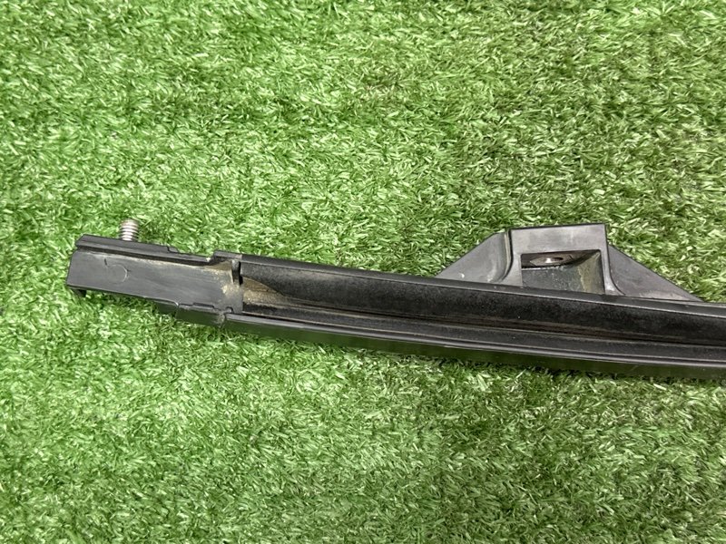 Направляющая стекла двери Hyundai i30 2013