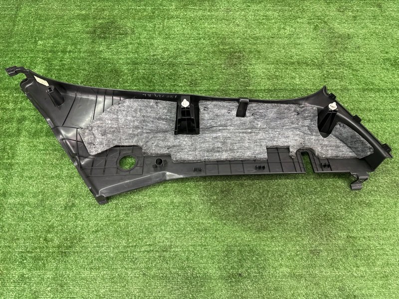 Накладка стойки нижняя Hyundai i30 2013