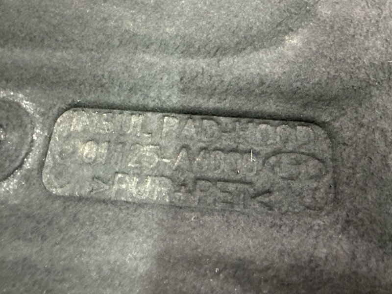 Шумоизоляция капота Hyundai i30 2013