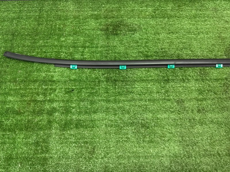 Уплотнитель стекла наружный (Бархотка) Hyundai i30 2013