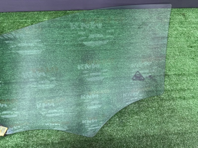 Стекло двери Hyundai i30 2013