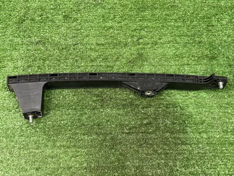 Направляющая стекла двери Hyundai i30 2013