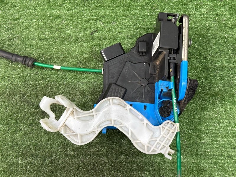 Замок двери Hyundai i30 2013