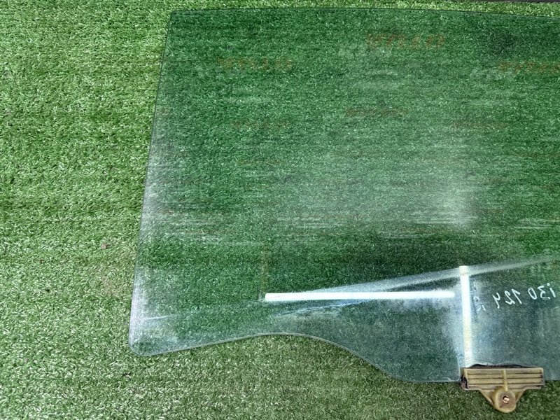 Стекло двери Hyundai i30 2013