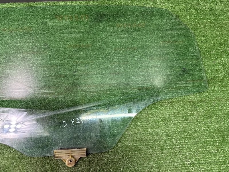 Стекло двери Hyundai i30 2013