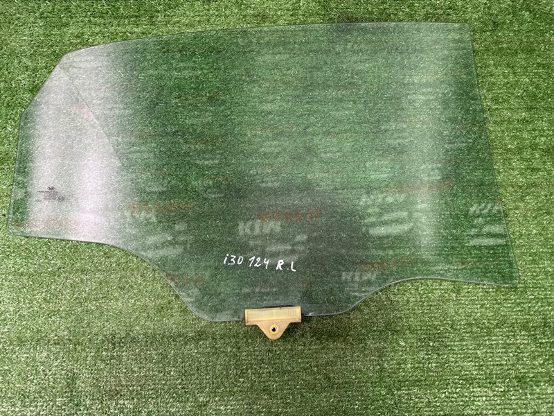 Стекло двери Hyundai i30 2013