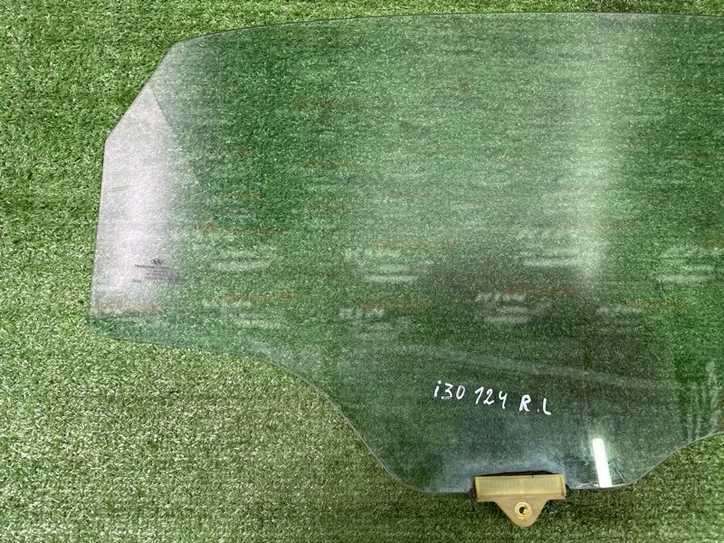 Стекло двери Hyundai i30 2013