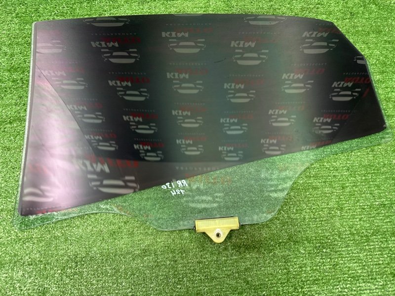 Стекло двери Hyundai i30 2013