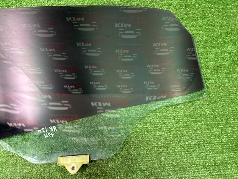 Стекло двери Hyundai i30 2013