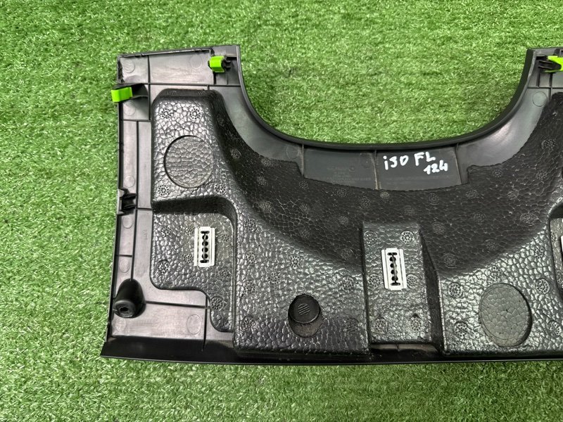 Накладка торпедо нижняя левая Hyundai i30 2013