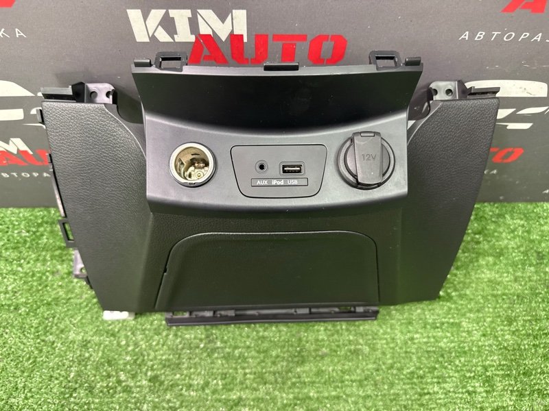 Накладка центральной консоли Hyundai i30 2013