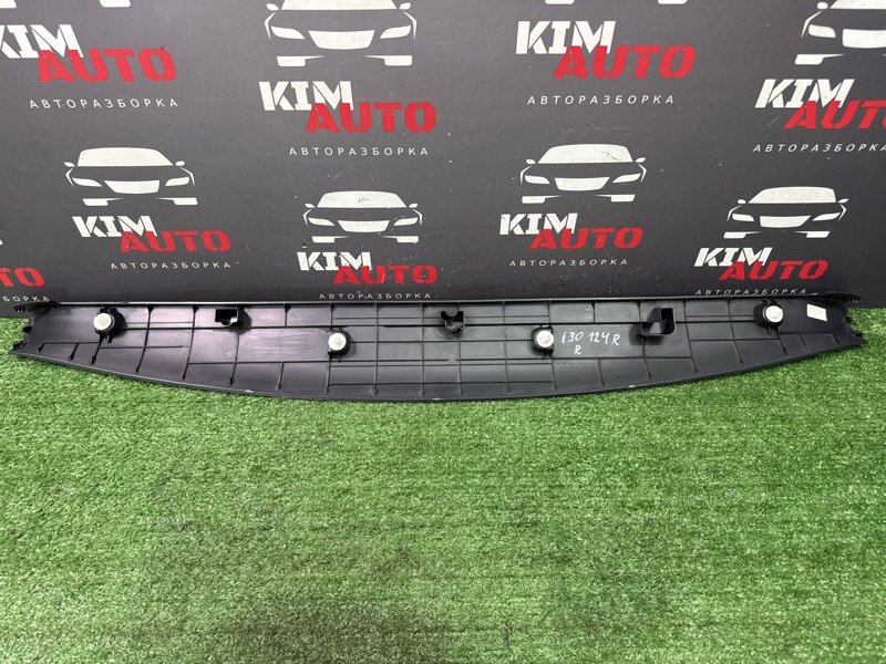 Обшивка крышки багажника верхняя Hyundai i30 2013