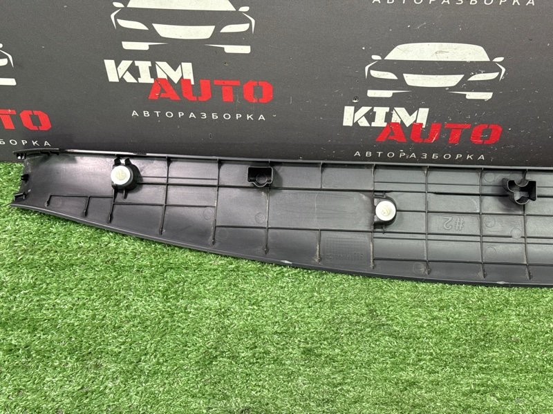 Обшивка крышки багажника верхняя Hyundai i30 2013