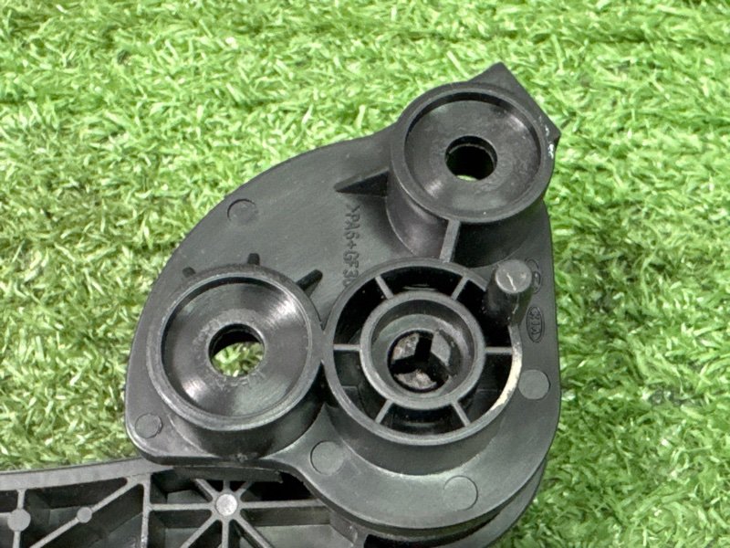 Ручка открывания капота Hyundai i30 2013