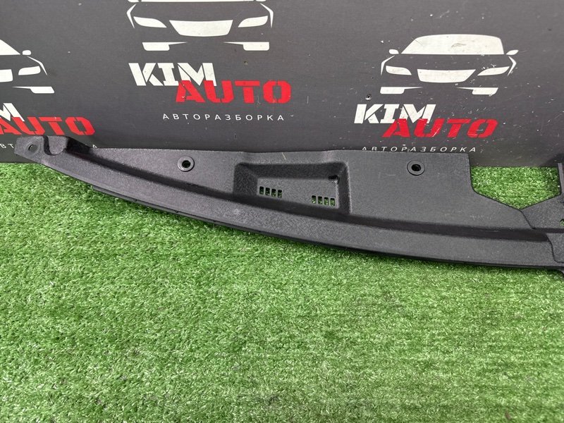 Накладка замка капота Hyundai i30 2013