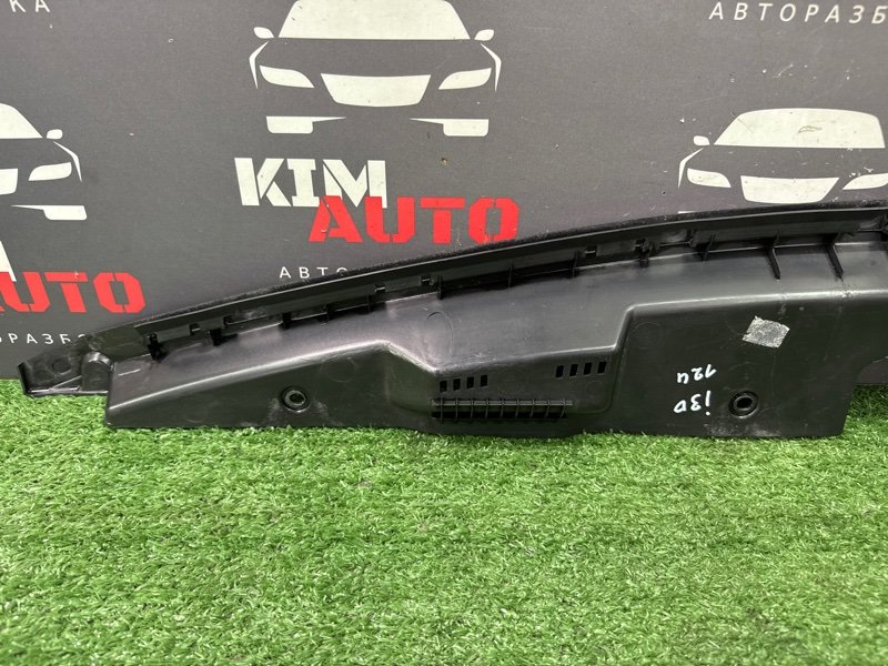 Накладка замка капота Hyundai i30 2013