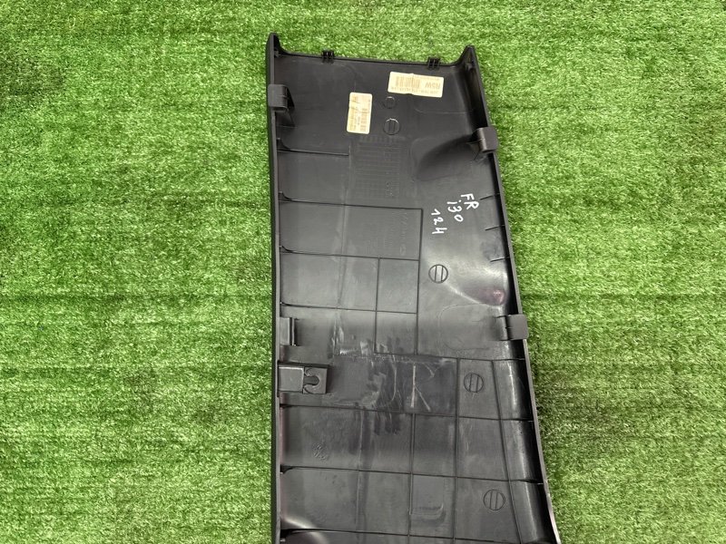 Накладка центральной стойки нижняя Hyundai i30 2013