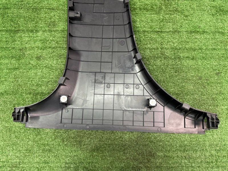 Накладка центральной стойки нижняя Hyundai i30 2013