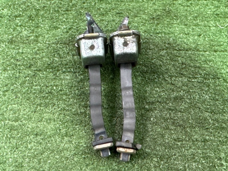 Ограничитель двери Hyundai i30 2013