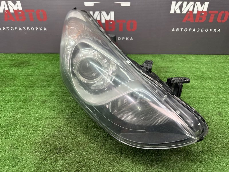 Фара Hyundai i30 2013