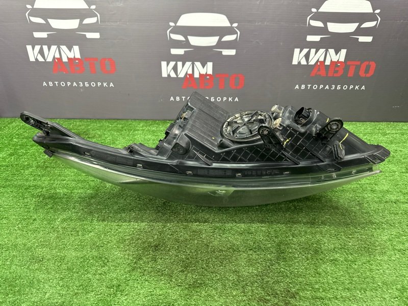 Фара Hyundai i30 2013