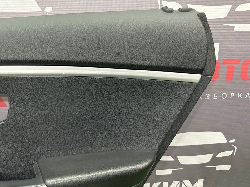 Обшивка двери Hyundai i30 2013