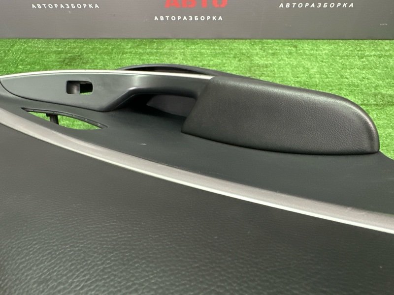 Обшивка двери Hyundai i30 2013